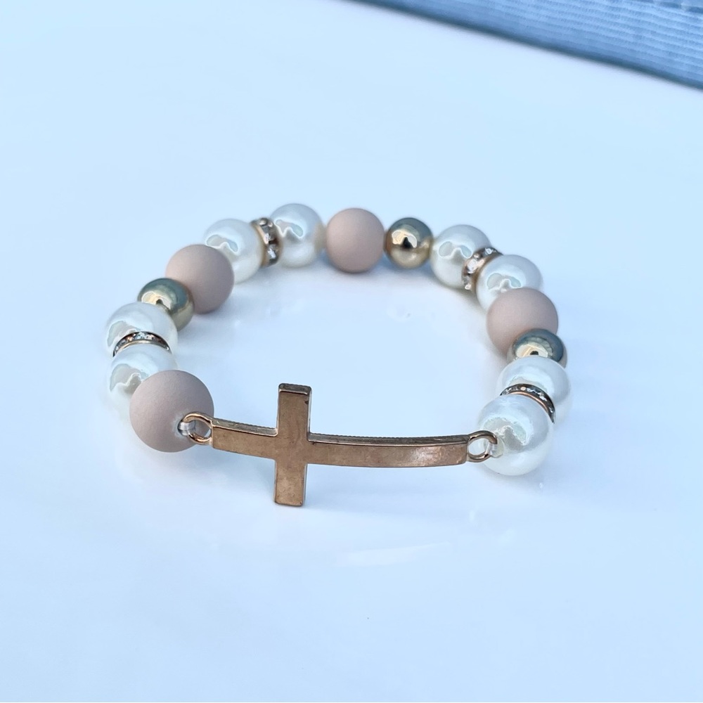Pearl Heaven- Jesus Cross Bracelet